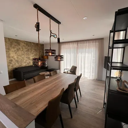 Luxe Op De Koorn-aar Villa Den Burg